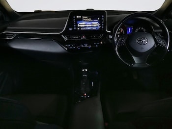 Used Toyota C-HR 2018 for sale - 76323111: Photo 3