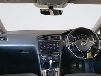 Used Volkswagen Golf 2018 for sale - 78330354: Photo