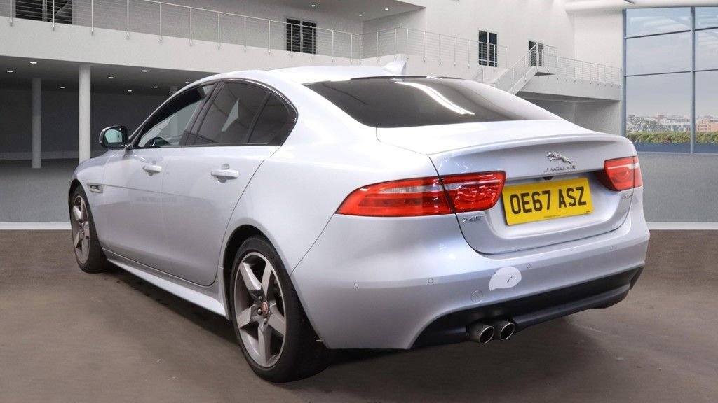 Used Jaguar XE 2017 for sale - 76482492: Photo 3