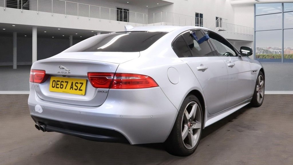 Used Jaguar XE 2017 for sale - 76482492: Photo 4