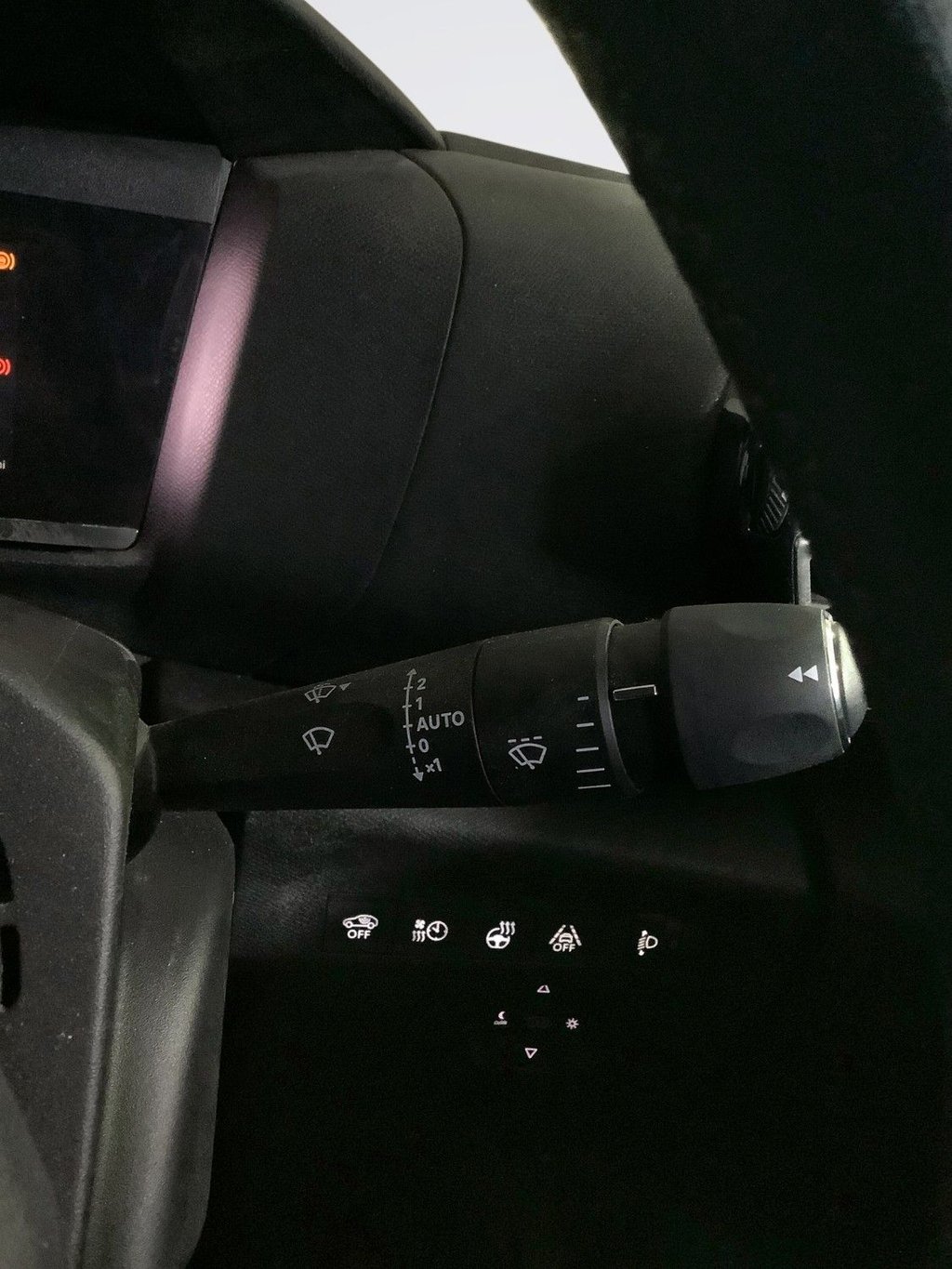 Used Citroen e-C4 2022 for sale - 76080523: Photo 15