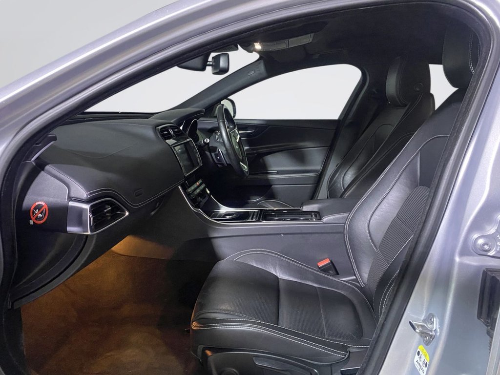 Used Jaguar XE 2018 for sale - 77893660: Photo 10