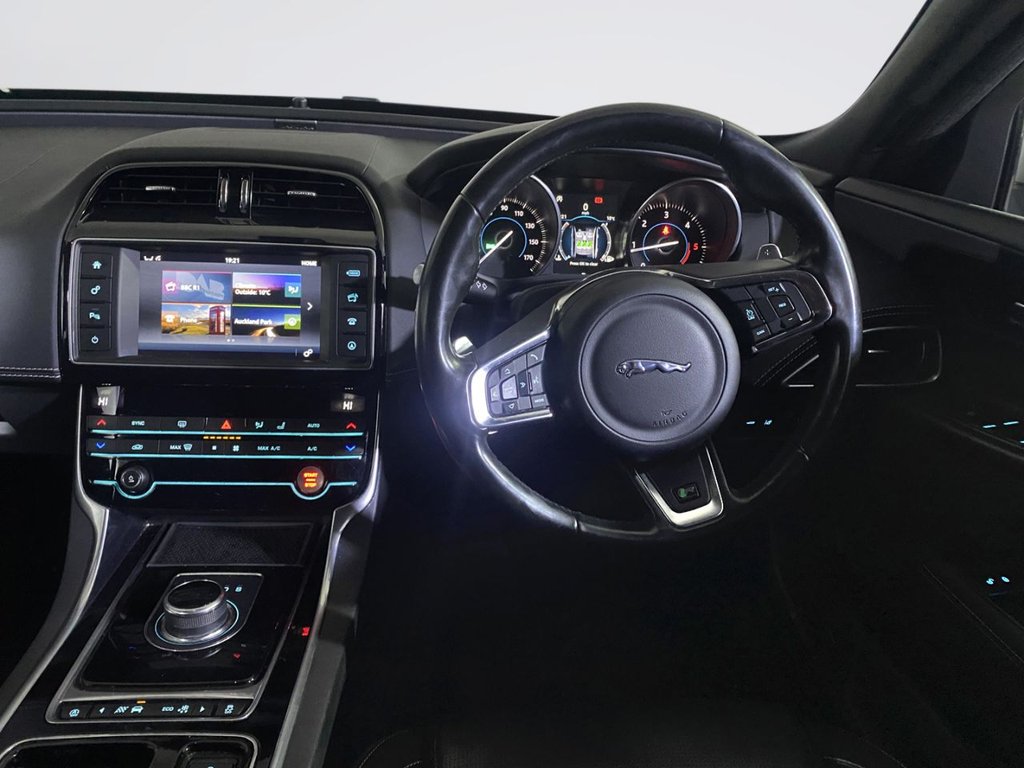 Used Jaguar XE 2018 for sale - 77893660: Photo 13