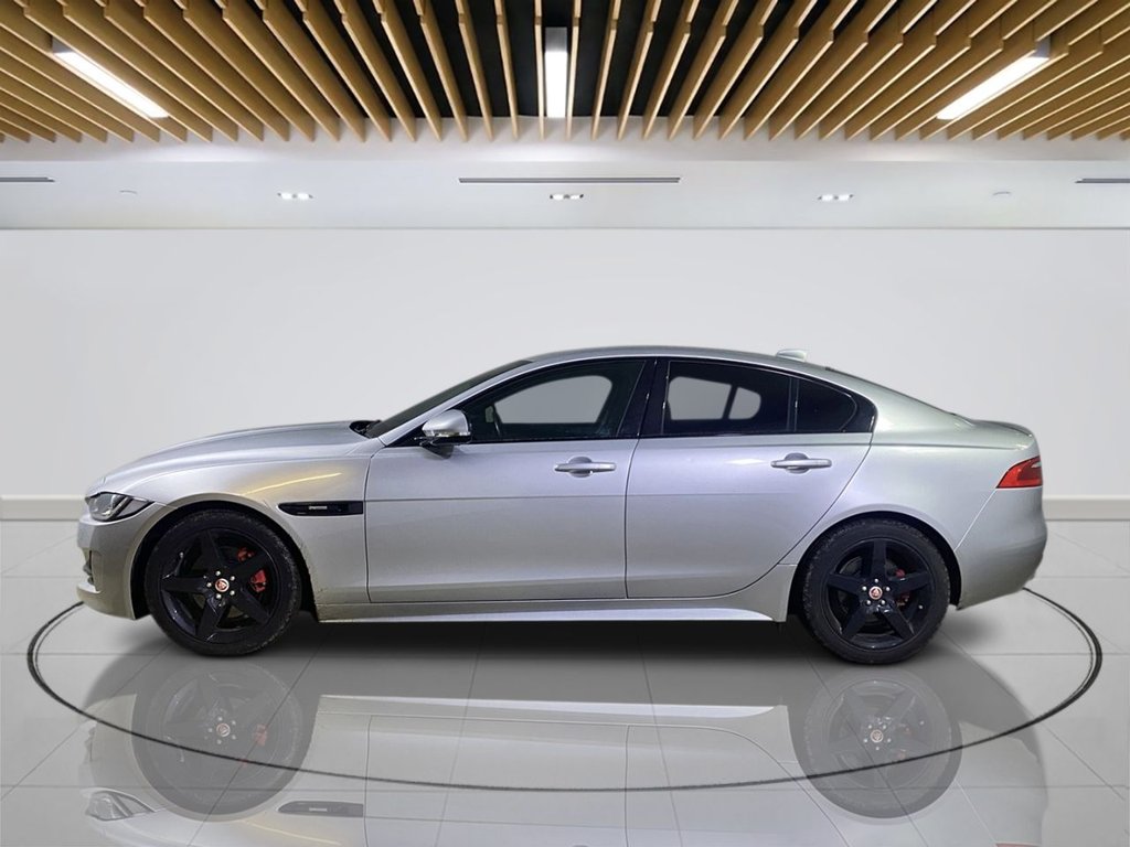 Used Jaguar XE 2018 for sale - 77893660: Photo 4