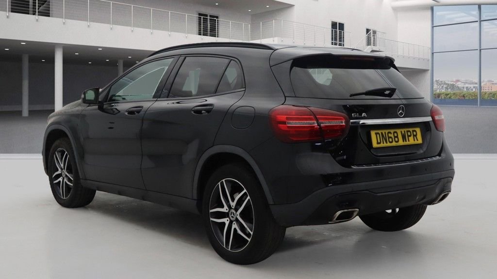 Used Mercedes-Benz GLA 2018 for sale - 76396095: Photo 3