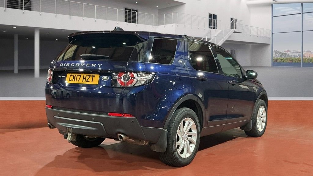 Used Land Rover Discovery Sport 2017 for sale - 76350583: Photo 4