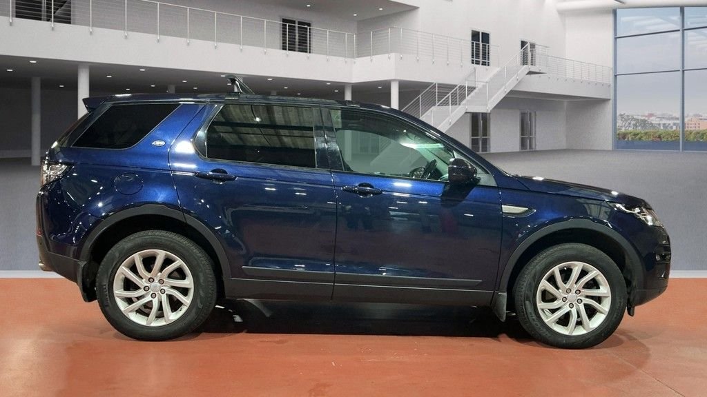 Used Land Rover Discovery Sport 2017 for sale - 76350583: Photo 5