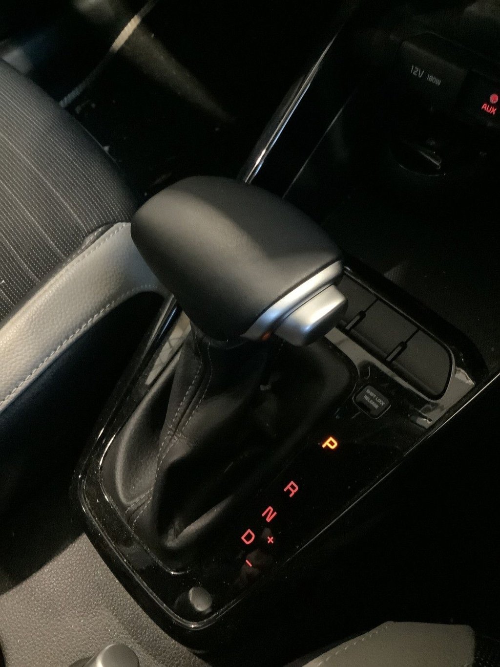 Used Kia Stonic 2020 for sale - 76820400: Photo 25