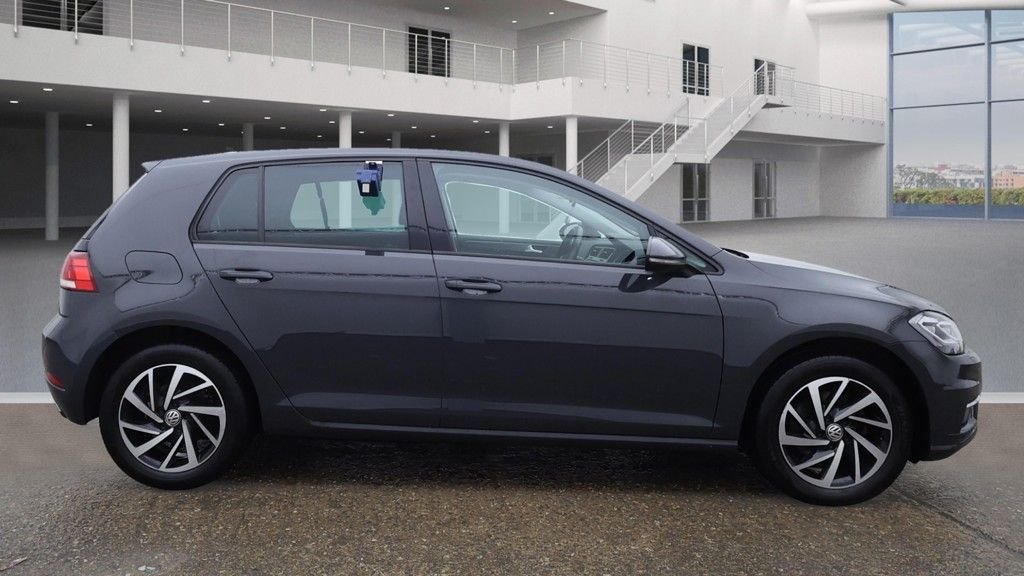 Used Volkswagen Golf 2020 for sale - 76482082: Photo 5