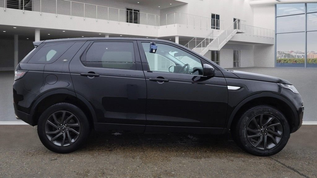 Used Land Rover Discovery Sport 2017 for sale - 76788045: Photo 11