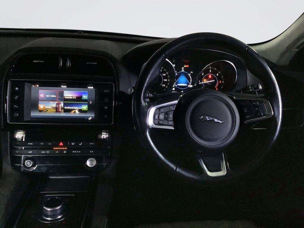 Used Jaguar F-Pace 2018 for sale - 76665681: Photo 13