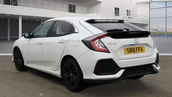 Used Honda Civic 2018 for sale - 76304242: Photo 3