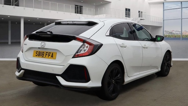 Used Honda Civic 2018 for sale - 76304242: Photo 4