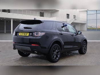 Used Land Rover Discovery Sport 2019 for sale - 76768678: Photo