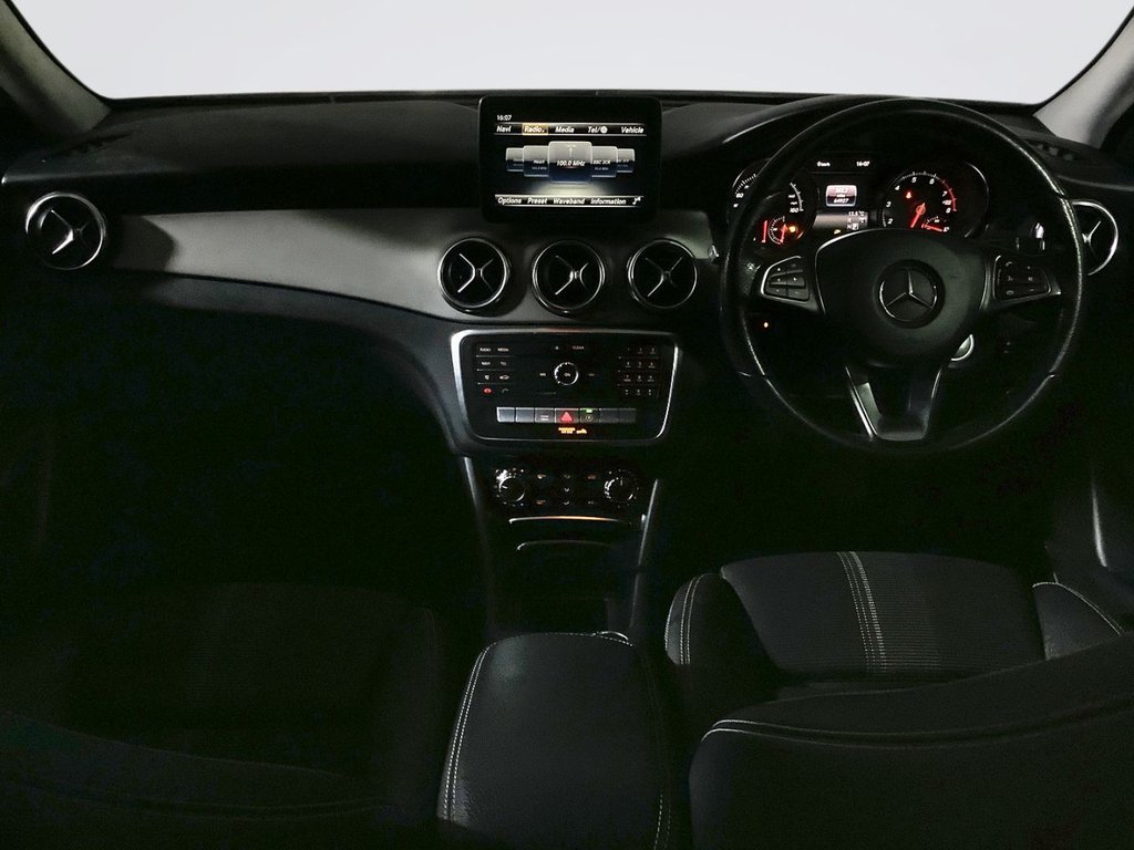 Used Mercedes-Benz GLA 2019 for sale - 77014145: Photo 2