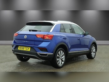 Used Volkswagen T-Roc 2018 for sale - 78682320: Photo