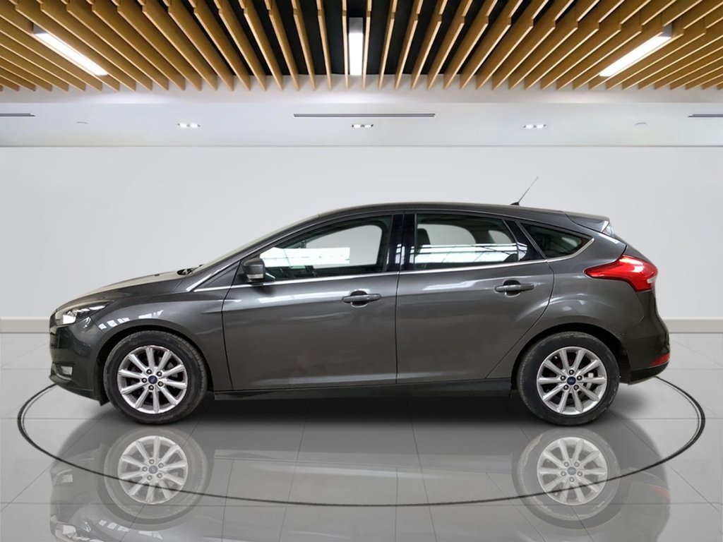 Used Ford Focus 2016 for sale - 78022106: Photo 5