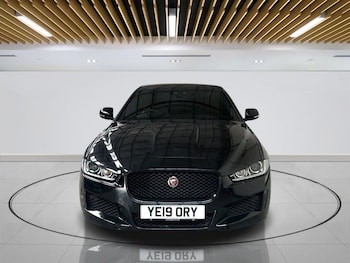 Used Jaguar XE 2019 for sale - 79442785: Photo