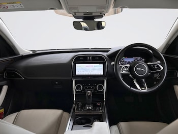Used Jaguar XE 2019 for sale - 79032279: Photo