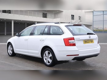Used Skoda Octavia 2020 for sale - 76454437: Photo