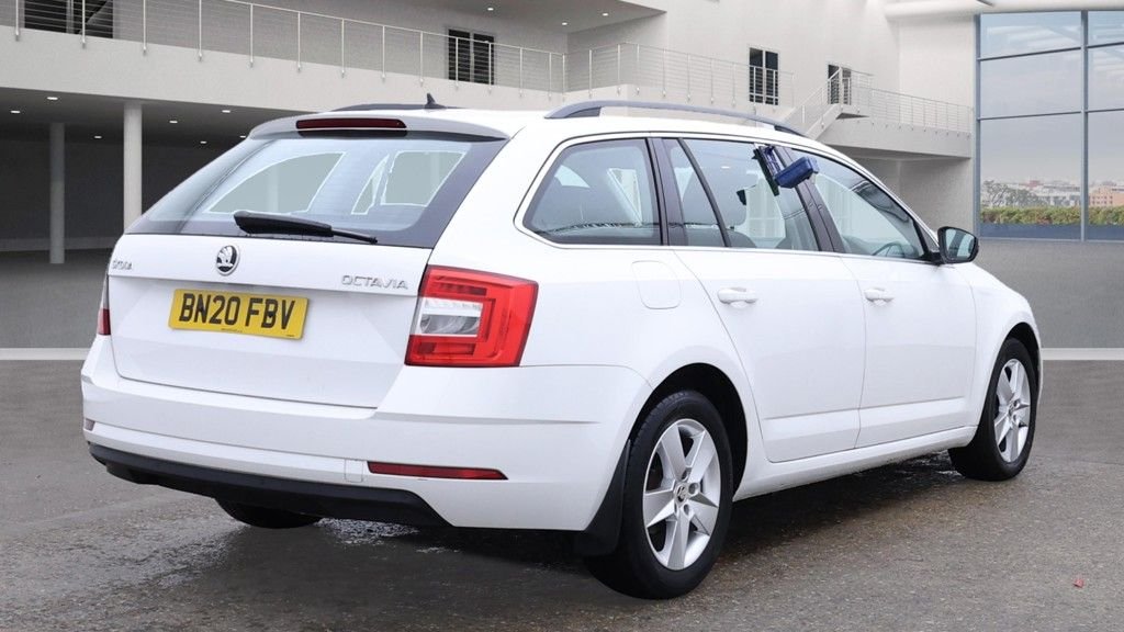 Used Skoda Octavia 2020 for sale - 76454437: Photo 4