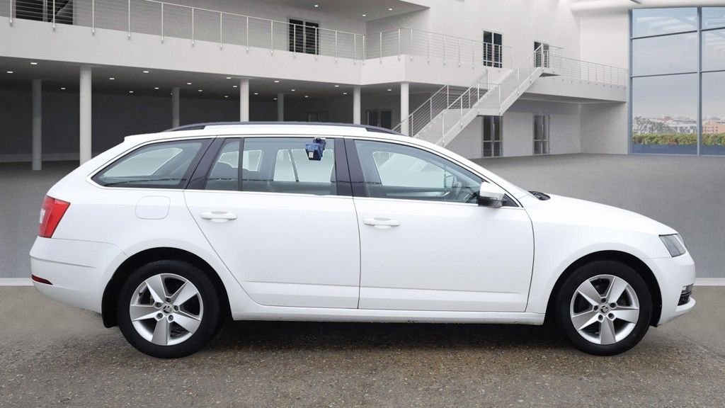 Used Skoda Octavia 2020 for sale - 76454437: Photo 5