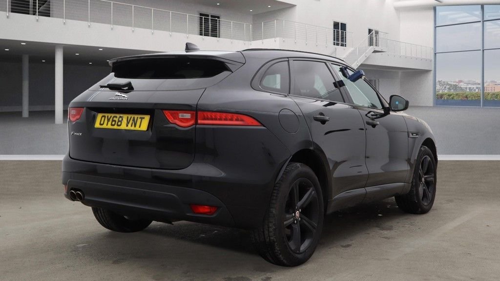 Used Jaguar F-Pace 2018 for sale - 76848347: Photo 4