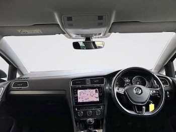 Used Volkswagen Golf 2019 for sale - 78351024: Photo