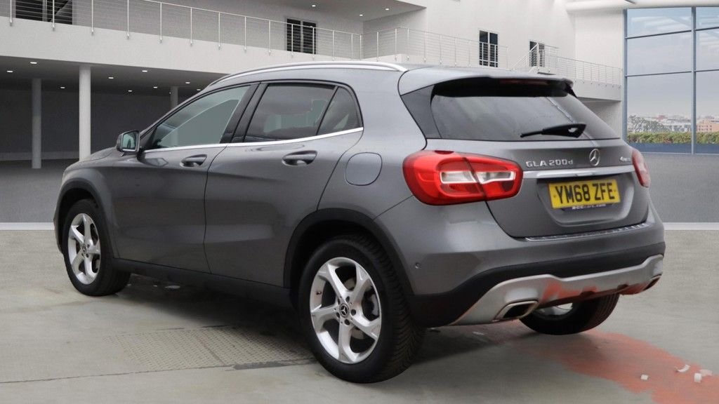 Used Mercedes-Benz GLA 2018 for sale - 76350594: Photo 3