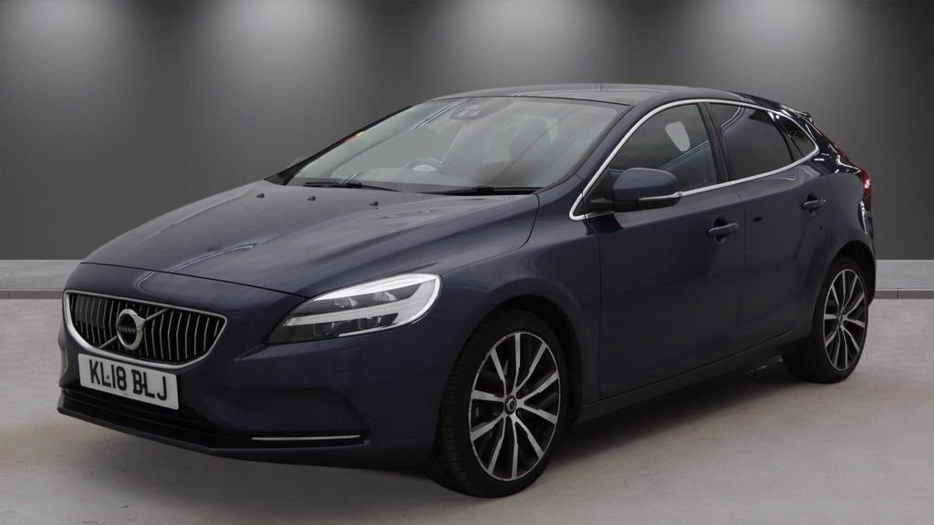Used Volvo V40 2018 for sale - 78167642: Photo 2