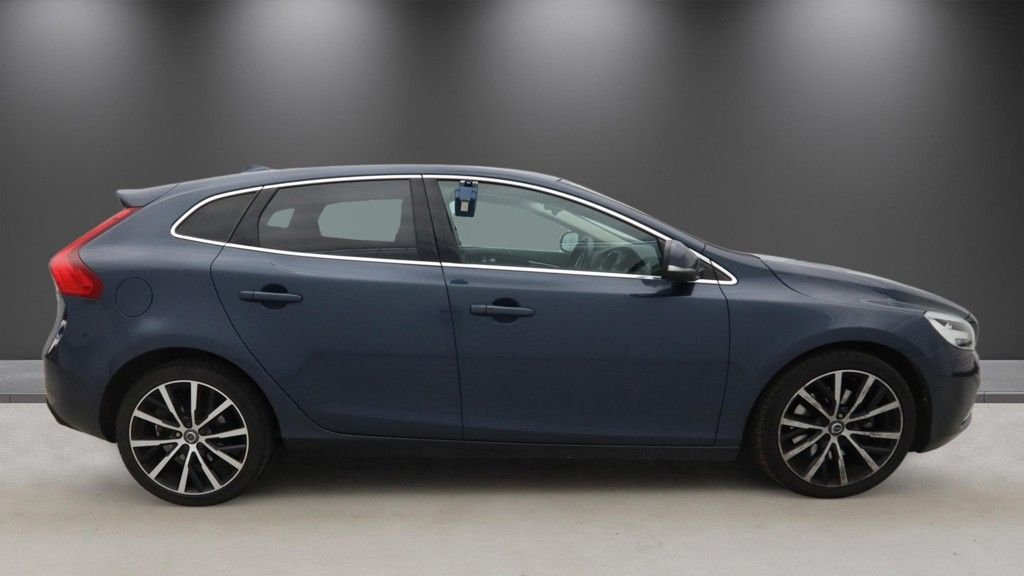 Used Volvo V40 2018 for sale - 78167642: Photo 5