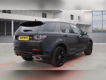 Used Land Rover Discovery Sport 2018 for sale - 75950731: Photo