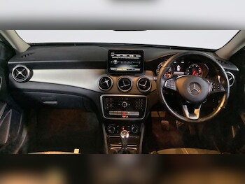 Used Mercedes-Benz GLA 2018 for sale - 75765541: Photo