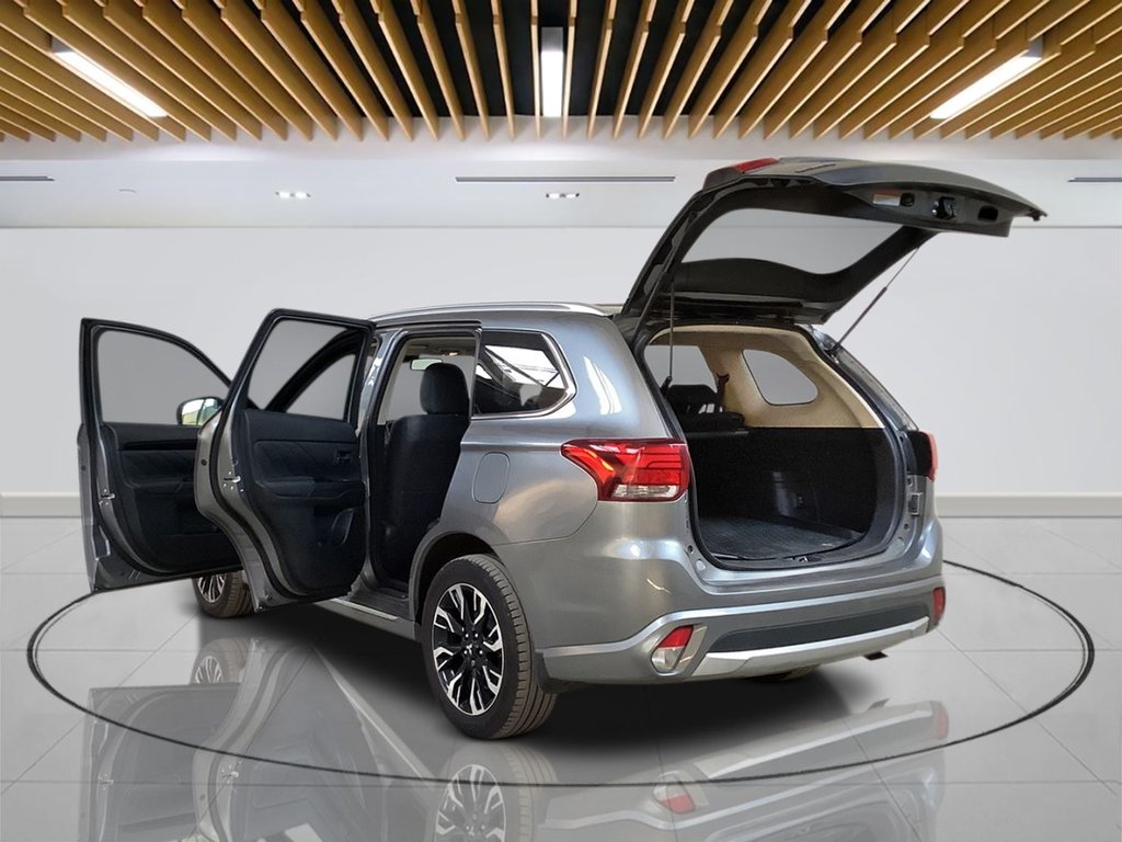 Used Mitsubishi Outlander 2017 for sale - 77995266: Photo 10