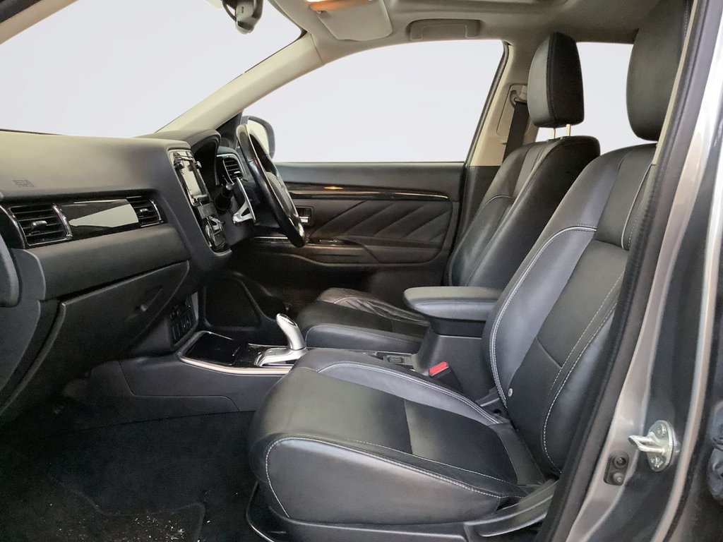 Used Mitsubishi Outlander 2017 for sale - 77995266: Photo 12