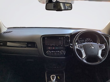 Used Mitsubishi Outlander 2017 for sale - 77995266: Photo