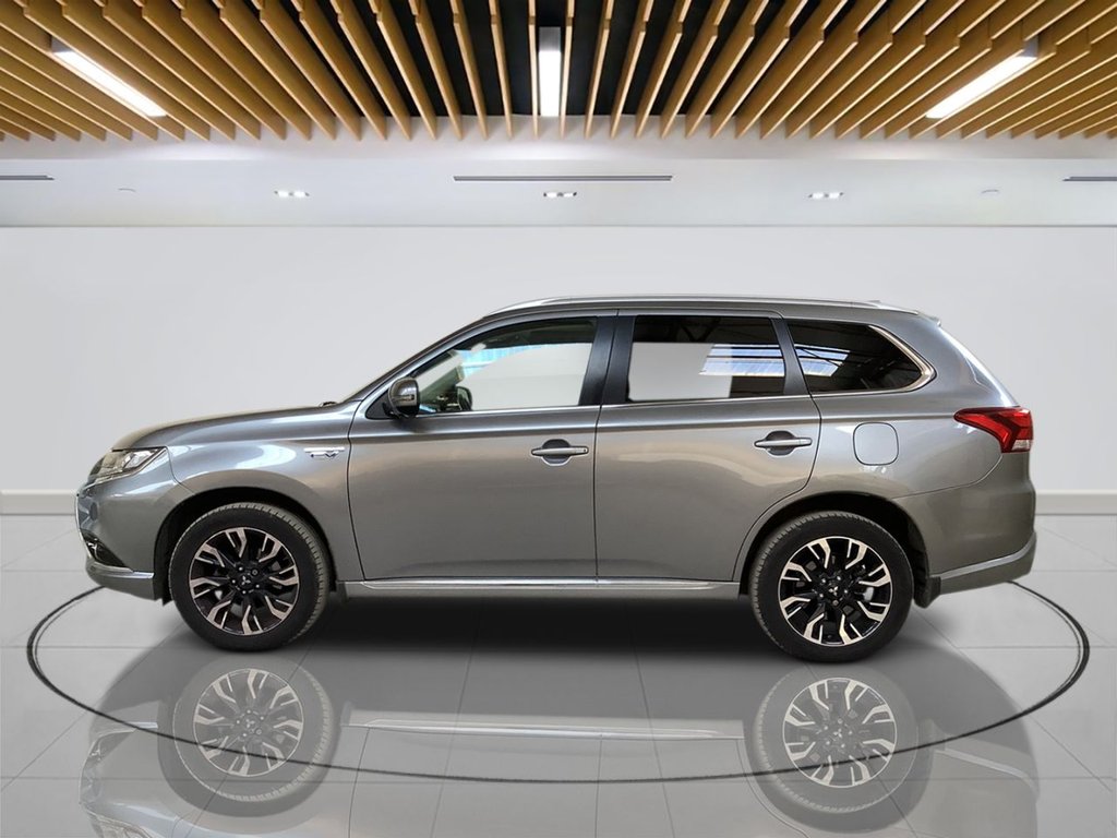 Used Mitsubishi Outlander 2017 for sale - 77995266: Photo 5