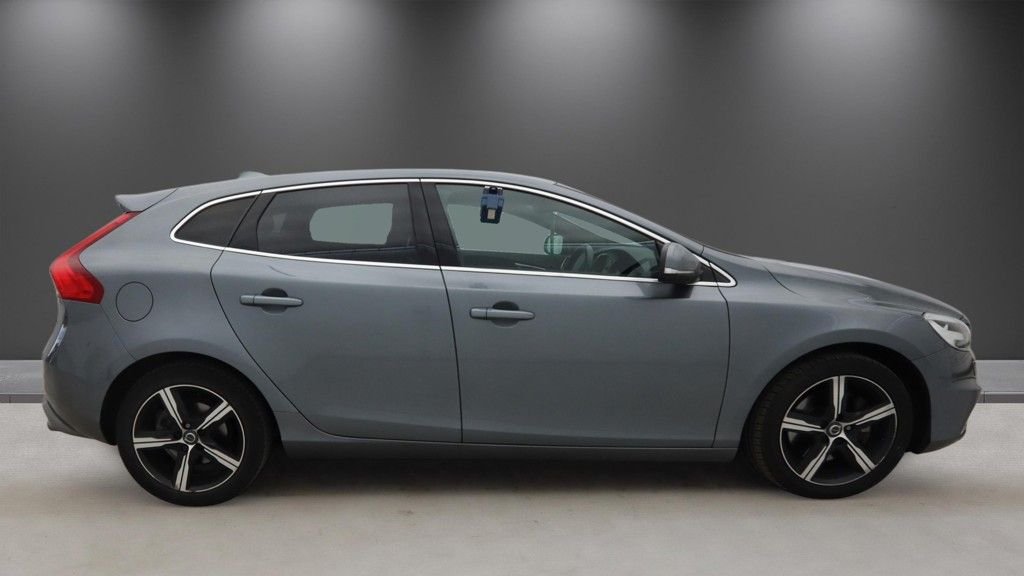 Used Volvo V40 2019 for sale - 78200611: Photo 5