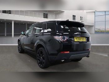 Used Land Rover Discovery Sport 2018 for sale - 76520699: Photo