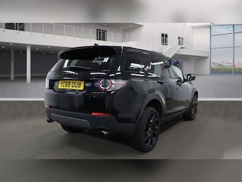 Used Land Rover Discovery Sport 2018 for sale - 76520699: Photo