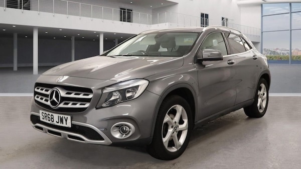 Used Mercedes-Benz GLA 2019 for sale - 76267227: Photo 2