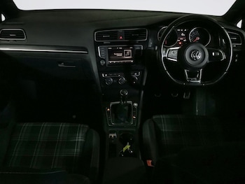 Used Volkswagen Golf 2016 for sale - 75642281: Photo