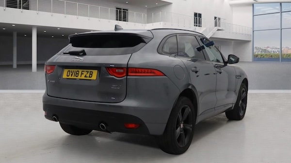 Used Jaguar F-Pace 2018 for sale - 76297147: Photo 4
