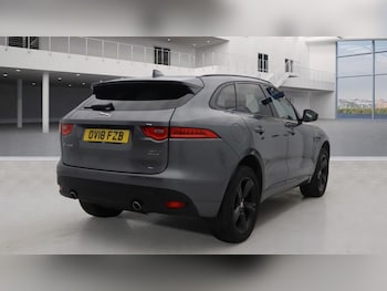 Used Jaguar F-Pace 2018 for sale - 76297147: Photo 4