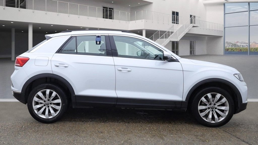 Used Volkswagen T-Roc 2021 for sale - 76396025: Photo 5