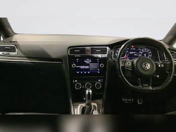 Used Volkswagen Golf 2018 for sale - 77534087: Photo
