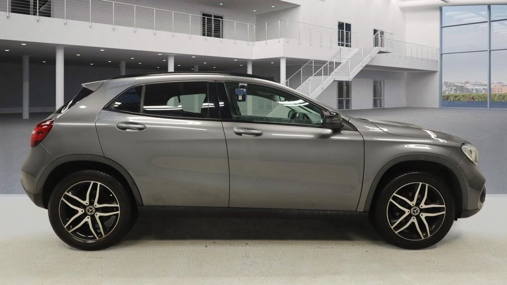Used Mercedes-Benz GLA 2018 for sale - 77614220: Photo 11