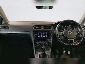 Used Volkswagen Golf 2019 for sale - 77747916: Photo