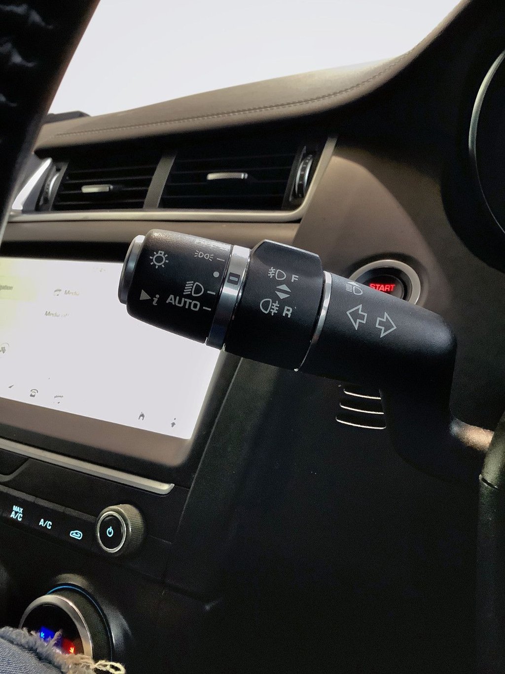 Used Jaguar E-Pace 2019 for sale - 77771040: Photo 17