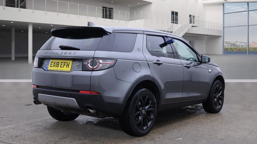 Used Land Rover Discovery Sport 2018 for sale - 76439429: Photo 4